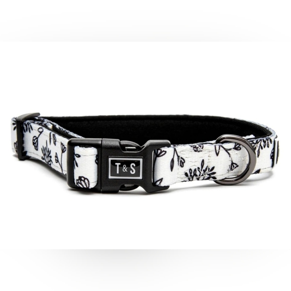 2 /$15 New Tella & Stella Designer Dog Collar Black Baccara Size Large - Picture 1 of 9